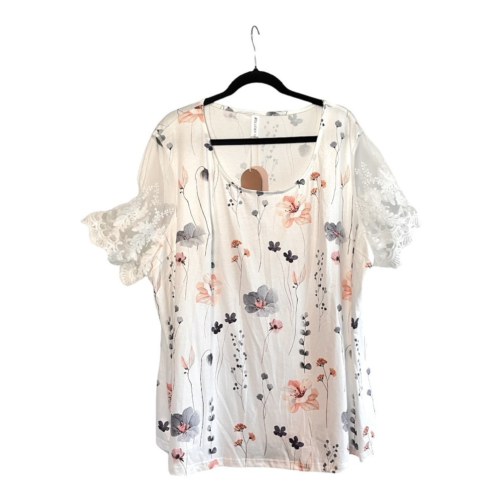 SALE!!! NWT Floral Jersey top with lace sleeves Sz 2XL